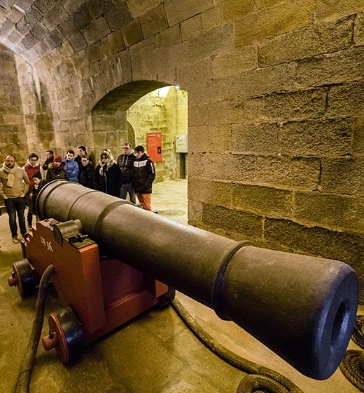 Les canons du château de Brest au Musée National de la Marine